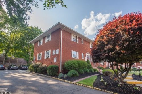 45 Wilfred St, Town Center NJ  07052-5827 exterior