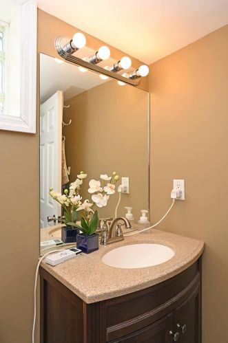 221 Harvest Ln, Cincinnati OH exterior