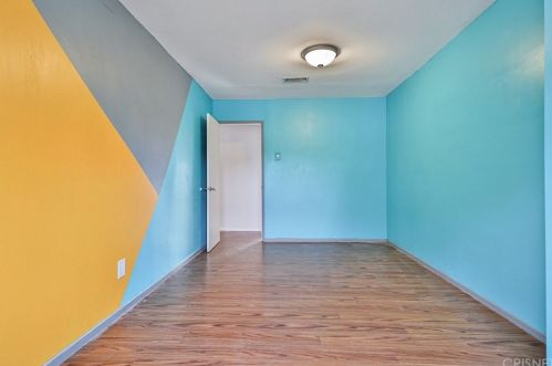 2693 Royal Ave, Simi Valley CA 93065-4768 exterior