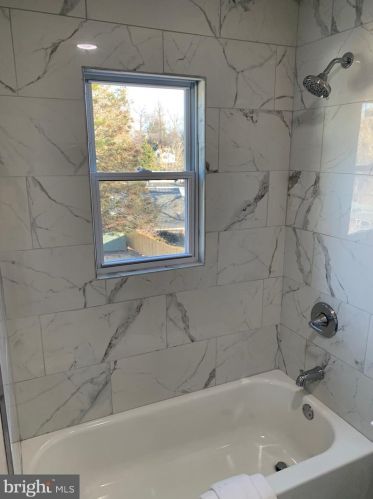 9407 Colesville Rd, Silver Spring MD 20901-4819 exterior