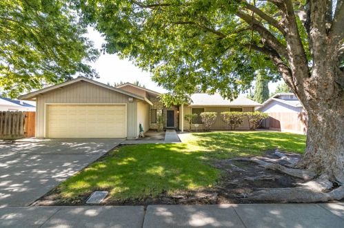 2004 Little Oak Way, Modesto, CA 95355-1420