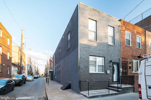 2019 8th St, Philadelphia, PA 19122-1303