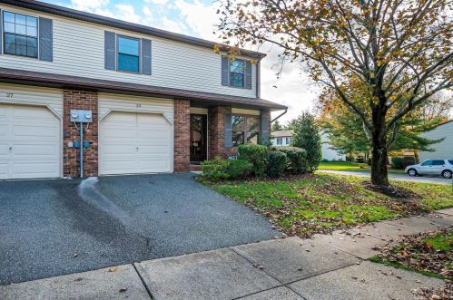 29 Dogwood Dr, Edison, NJ 08820-1446