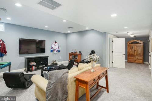 415 Washington Ave, Tavistock NJ 08033-3340 exterior