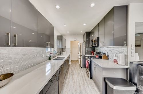 1111 Beacon Ave, Anaheim CA  92802-1811 exterior