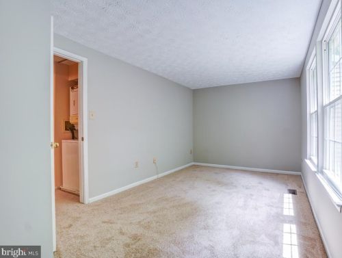 1101 Sandy Hollow Ct, Silver Spring MD 20905-6050 exterior