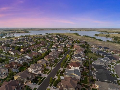 26605 Peakview Dr, Aurora CO 80016-6108 exterior