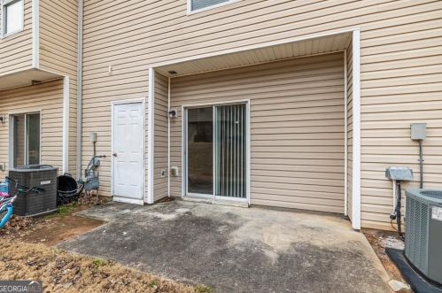 1690 Broad Riv Rd, Atlanta GA  30349-9169 exterior