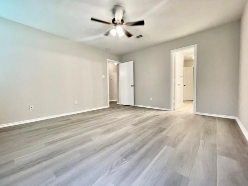 5723 Wandering Creek Dr, Richmond TX  77469-6191 exterior