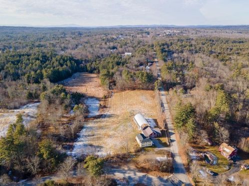 3 Pleasant St, Chichester, NH 03258-6319