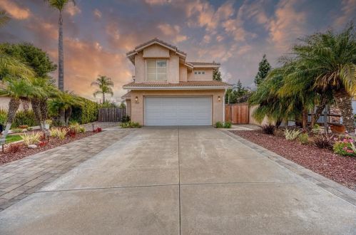 1362 Calle Goya, Oceanside, CA 92056-5658