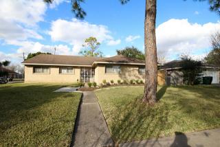 8930 Leader St, Houston TX  77036-5318 exterior