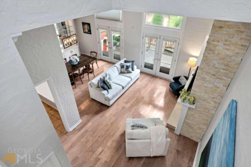 302 Brandywine Cir, Atlanta GA  30350-2002 exterior