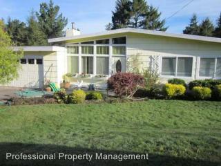 2386 Meadow Ln, Eureka, CA 95503-7166