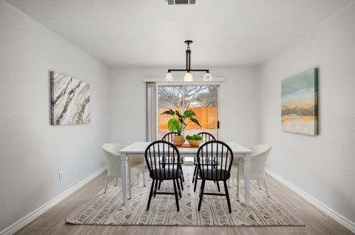 193 Spg Br Loop, Uhland TX 78640-5365 exterior