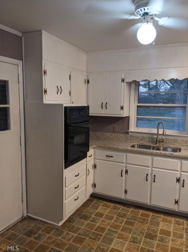 801 Greenhill Dr, Conyers GA  30012-4818 exterior