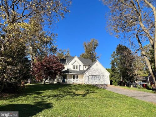 238 New Castle Dr, Charles Town, WV 25414-5037