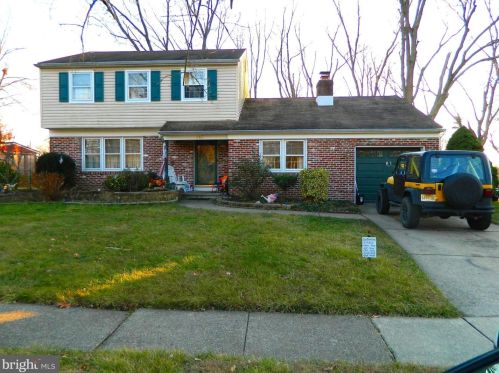 986 Somerdale Rd, Somerdale, NJ 08083-2419