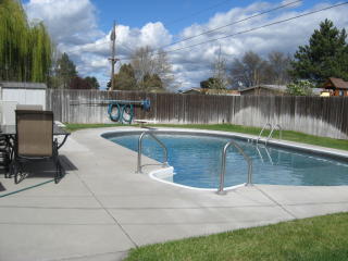 718 Irby St, Kennewick, WA 99336-2459