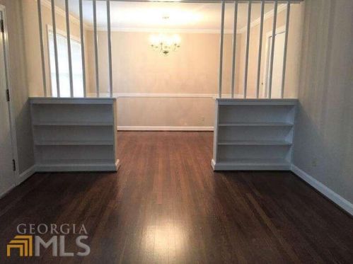 6099 Harleston Rd, Atlanta GA  30328-4105 exterior