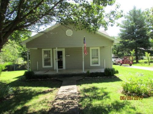 127 Highland St, Bruceton, TN 38317-2505