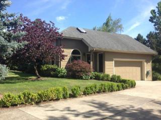 5816 Huddleson St, Portland, OR 97219-6627