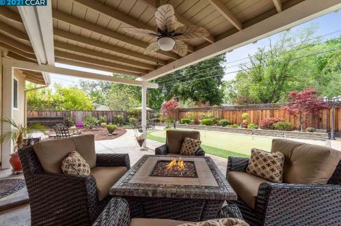 907 Hastings Dr, Concord CA  94518-3821 exterior