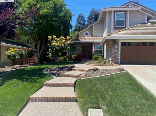 373 Knottingham Cir, Livermore, CA 94551-1771