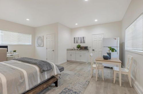 1741 Linnet Ln, Sunnyvale CA  94087-4832 exterior