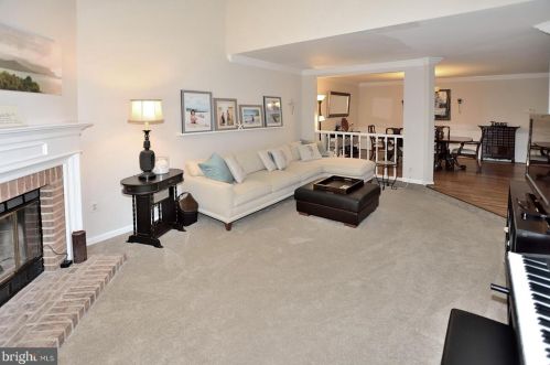 7734 Rockledge Ct, Springfield VA  22152-3853 exterior