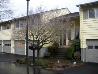 14919 Siskiyou Ct, Portland OR  97230-5152 exterior