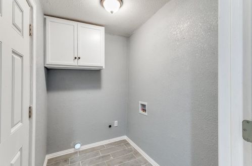 2504 Donalee St, Fort Worth TX  76105-4911 exterior