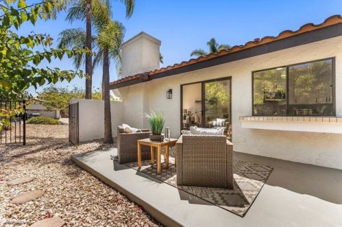 335 Whispering Brook Dr, Vista CA 92083-1956 exterior