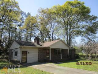 70 Lee St, Hartwell, GA 30643-2213