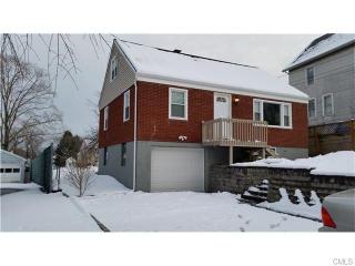 40 Wheeler St, Huntington CT  06484-2222 exterior