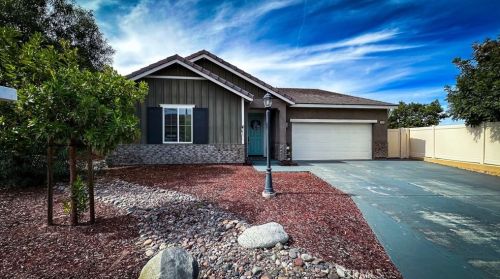 24813 Rainbarrel Rd, Wildomar, CA 92595-7667