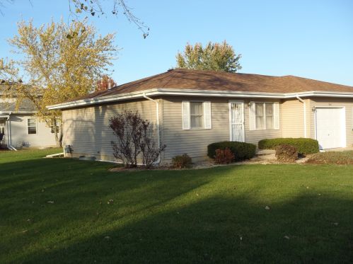 1002 Tower Circle Dr, Marseilles, IL 61341-1025