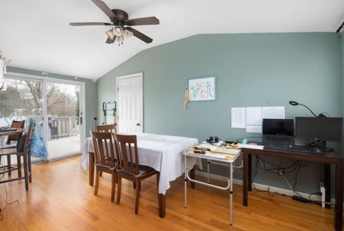 20 Valley Rd, Warwick, RI 02818-1723