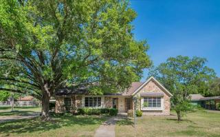 2507 Willow Bend Dr, Bryan TX  77802-2461 exterior