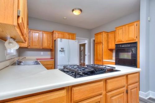 1 Frst Rdg Ct, Atlanta GA  30350-1802 exterior