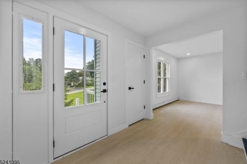 4 Ekes Ct, Wantage, NJ 07461-4900
