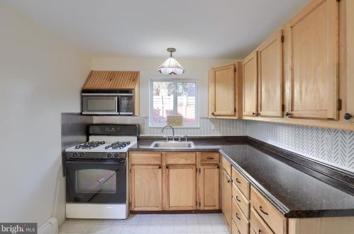 235 Walnut St, Lancaster PA  17602-2342 exterior