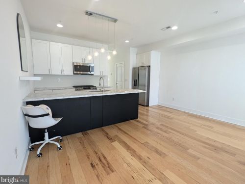 2820 Livingston St, Philadelphia, PA 19134-4721