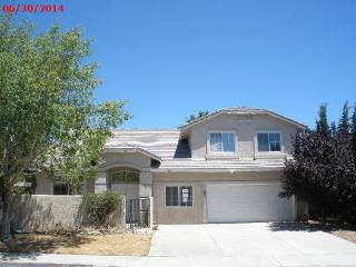1741 Blackberry Ct, Palmdale, CA 93551-4910