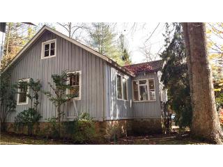 62 River Rd, Sylva, NC 28779-6844
