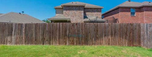 5613 Thunder Bay Dr, Fort Worth TX  76119-8505 exterior