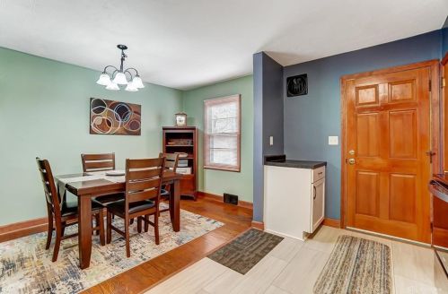 221 Parkwood Ave, Springfield OH  45506-2702 exterior