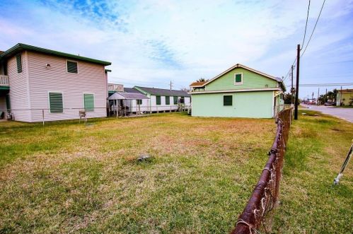 2027 Victory St, Galveston, TX 77551-1461