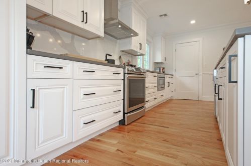 39 Harrison Ave, Tinton Falls NJ  07701 exterior