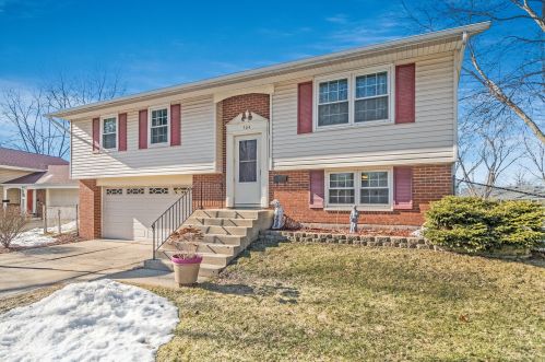 504 Frederick Ave, Streamwood, IL 60107-3023